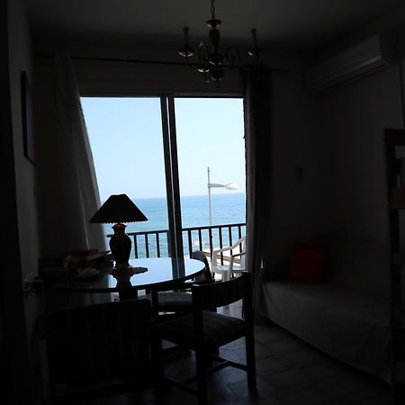 777 Beach Guesthouse Paphos Zimmer foto