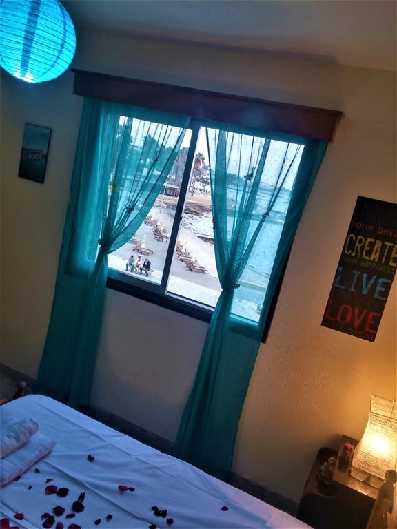 777 Beach Guesthouse Paphos Exterior foto